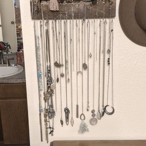 Pendant necklaces